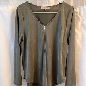 Casual Couture Olive Green Blouse Women’s Medium